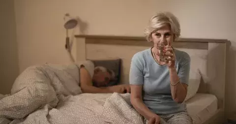 Květa (56): Po menopauze mě opustilo libido. Manžel to nechápe a odcizujeme se.