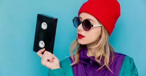 Retro kvíz: Víte ještě, co jsou céčka, nebo co byla disketa? Otestujte si znalosti z 90. let