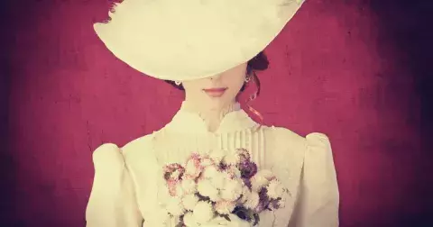 Nejkrásnější ženy z eduardovského období, které pro zkrášlení používaly i vysoce jedovatý rulík zlomocný. Byly by symbolem krásy i dnes?