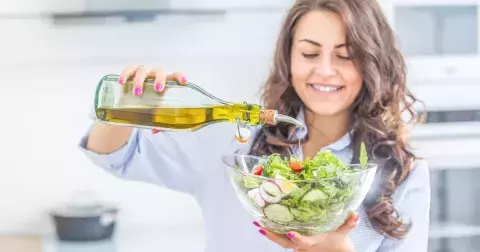 Poznejte nejlepší dietu roku 2025, kterou ocenili výživoví experti: Klíčem je vybrat správně maso, tuky a zdravě mlsat