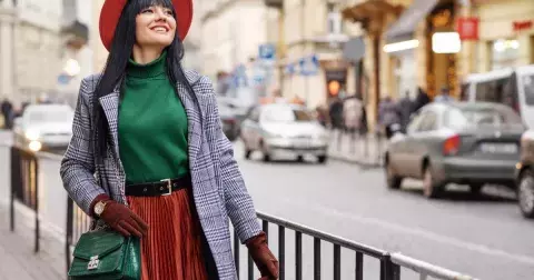 Prožijte letošní zimu v pařížském stylu. Tyto osobité kousky vám dodají šmrnc