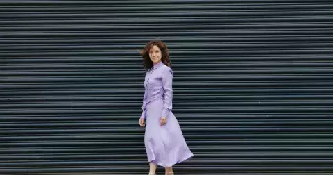 Celá v šeříku: Fialový odstín se objeví v různých odstínech, od chladné šeříkové až po sytě fialovou