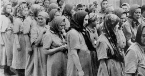 Otrokyně rozkoše za druhé světové války: Ženy měly přidělený počet mužů, které musely obsloužit, pak byly bez milosti nahrazeny