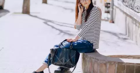 Tenisky ustoupí těmto pohodlným botám: Hlavní trend obuvi nadcházející sezóny