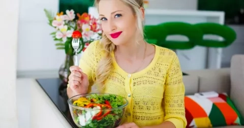 Dieta 80/20. Co to je a proč hubnutí bez obětí skutečně funguje? Dokonce můžete jíst nejen zdravě