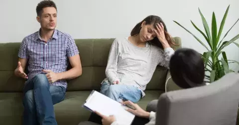 Barbora (46): “Manžel je v léčebně a já táhnu všechno. Už nemůžu”