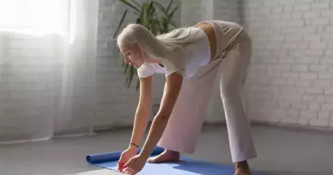 Somatické cvičení dobývá svět: Objevte jemné pohyby, které vás zbaví chronické bolesti