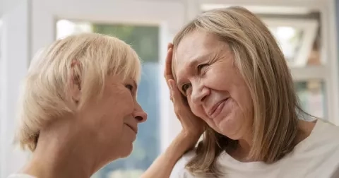 Denisa (42): “Moje máma nevoní a já nevím, jak jí to vlastně říct”