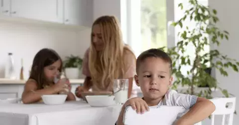 Mariana (51): Potřeboval cítit, že ještě žije, ale já a děti jsme mu ukradení