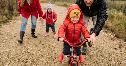 Výchova dětí, která může dětem zničit život nebo naopak. Vyhněte se zásadním chybám jako je neustálé "ne"