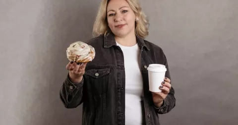 Obezita jako chronická nemoc: Méně jíst a více cvičit? Tyhle rady na emoční jezení nestačí. Pevnou vůli je potřeba podpořit