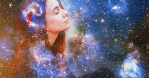 Astrologický průvodce karmickými dluhy: Zjistěte, co si nesete z minulého života