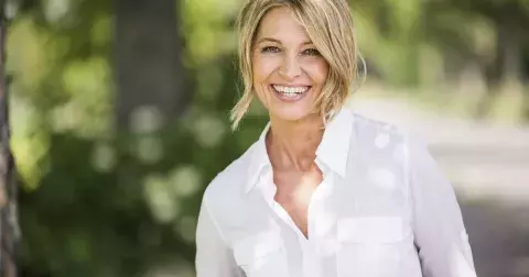 Účesy pro rok 2026, které vás omladí. Geometrické střihy už se nenosí, zkuste tento