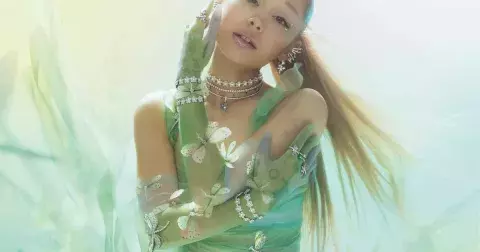 Jaké šperky se teď vyplatí koupit? Pět trendů, které definují jaro 2026 a rozzáří i džíny s bílým tričkem