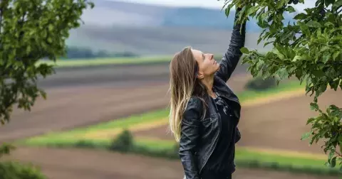 Nedejte stresu šanci! Shrnutí 10 lekcí, které změnily náš pohled na tělo, mysl i talíř