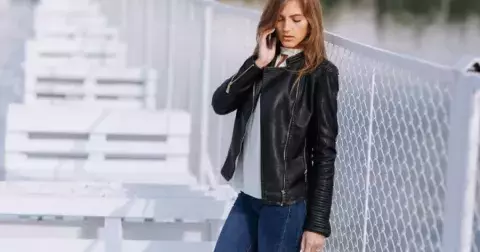 Jarní minimalismus: Pouhé tři kousky oblečení z vás i po 50 udělají za málo peněz hvězdu