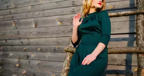 Hledáte správné minišaty na jaro? Vyberte si z těchto dvou materiálů