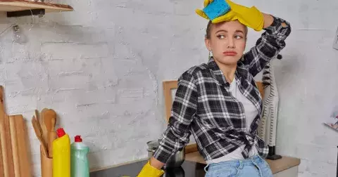 Blanka (51): Manžel nechává všechnu práci v domácnosti na mě, ale já už nemůžu