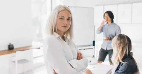 Kvíz: Vyzkoušejte si školní diktát od pekelně ostré češtinářky. Zkuste obstát ve 13 záludných otázkách