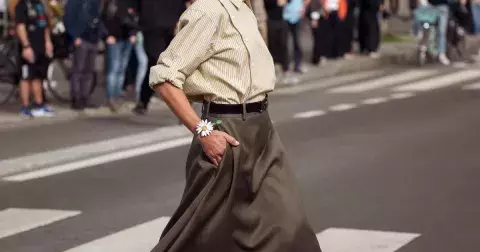 Sukně s tímto detailem hravě nahradí kalhoty. Navíc jsou nesmírně praktické