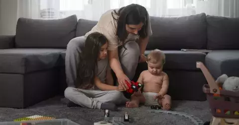 Pavla (38): Můj manžel se zamiloval — ale ne do jiné ženy. Práce je pro něj teď všechno, my jsme až na konci!