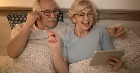 Kvíz nejen pro seniory: Prověřte si znalosti českých reálií v různých oblastech a odpovězte správně na 15 otázek