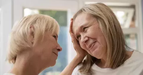 Denisa (42): “Moje máma nevoní a já nevím, jak jí to vlastně říct”