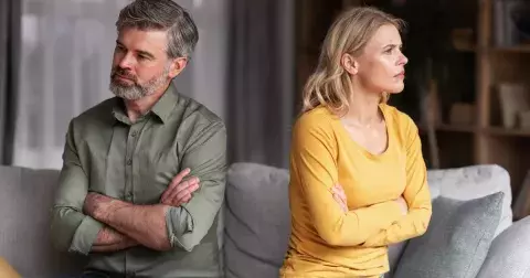 Ivana (46 let): Manžela dostihla krize středního věku a náhle se změnil. Zjistila jsem, že má milenku, ale bylo to ještě horší