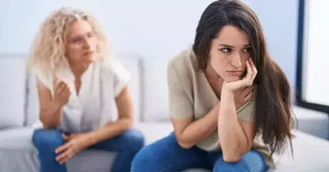 Příběh ze života: “Dcera chce žít u otce, jsem z toho zoufalá,” pláče Barbora. Terapeutka doporučuje