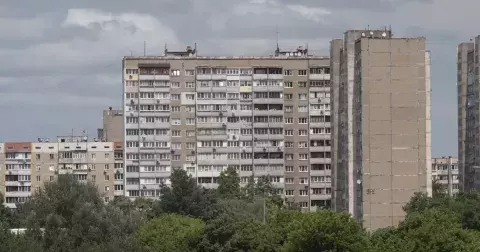 Kvíz: Takhle jsme bydleli za socialismu. Vzpomenete si na vychytávky komunistických příbytků?