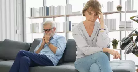 “Kolega z práce mi rozumí víc než manžel. A já nevím, jestli už nejdu přes čáru,” je na vážkách paní Beata