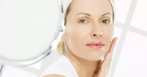 Znáte termín „Inflammaging“? Nenápadný zánět v těle urychluje podle vědců stárnutí