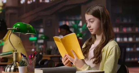 Kvíz: Kolik si toho stále pamatujete z povinné četby k maturitě? Pokud vás knížky baví, máte vyhráno