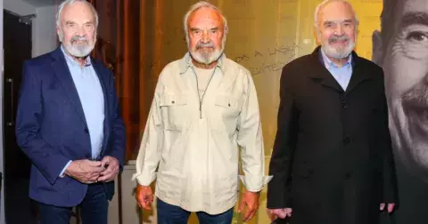 Legendární Zdeněk Svěrák slaví 90 let: Celý život má po boku první lásku, stále hraje a národ rozděluje svým vyjadřováním k politické situaci