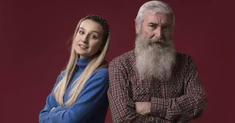 Livie (41): Můj otec nám neustále nařizuje, co máme dělat. Posloucháme, i když jsme dospělé