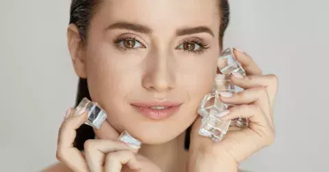 Proč si všichni máčí tvář v míse s ledem? Kryoterapie je elixír mládí i recept na řadu zdravotních neduhů